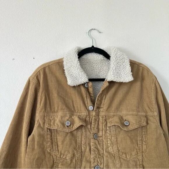Brandy Melville John Galt Corduroy Sherpa Lined Trucker Jacket - Picture 5 of 11